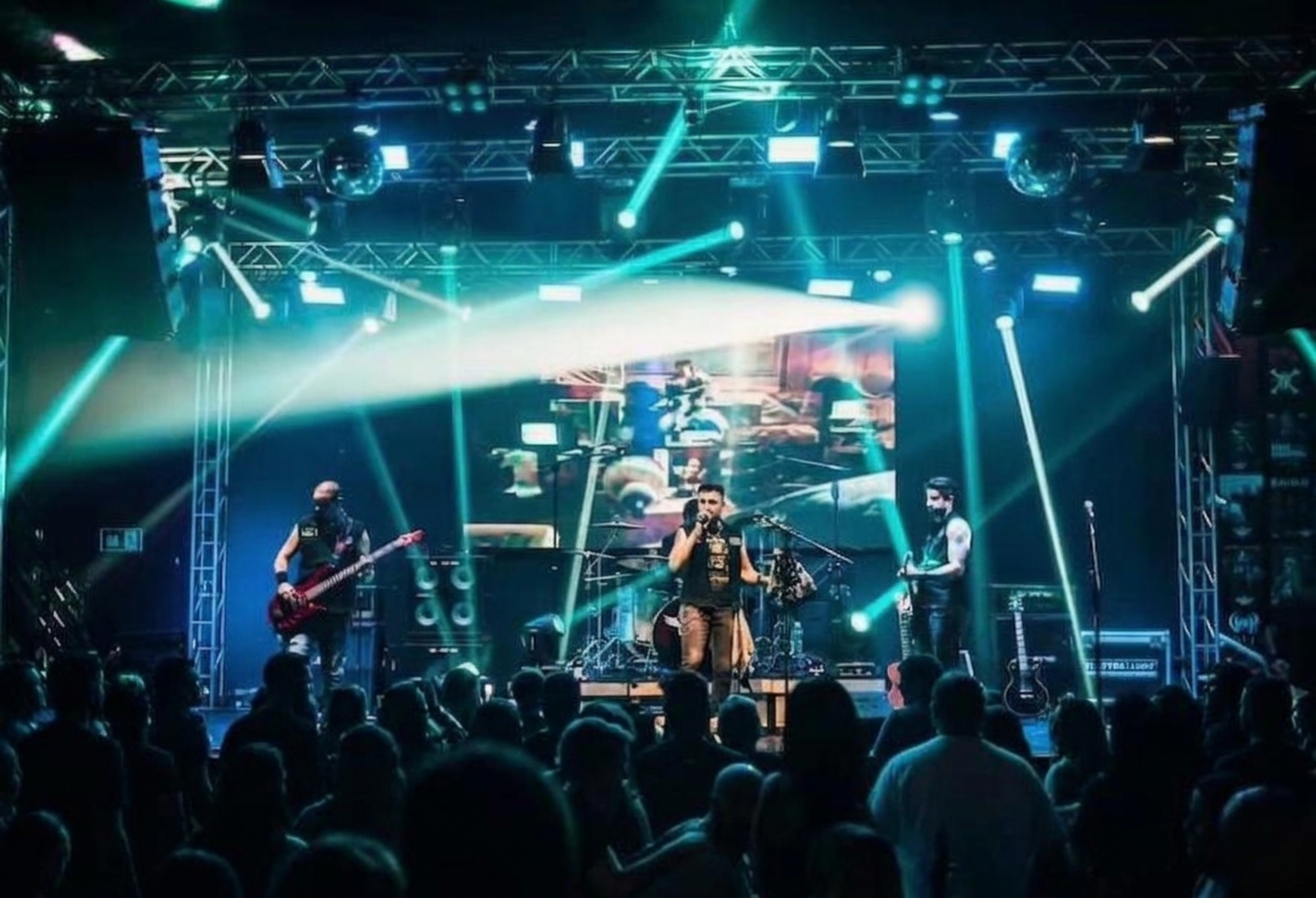 Street Rockets - Show ao ar livre com palco e PA